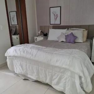 Em Condominio,vaga Carro, Aeroporto Viracopos,cafe De Padaria, Vaga Auto, Lazer Completo Quarto em Acomodações Particulares